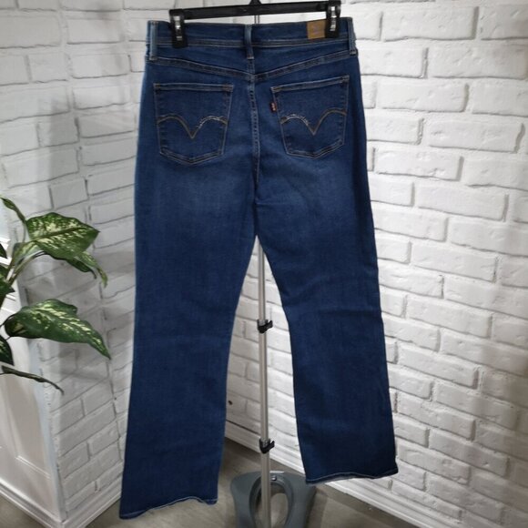 Levi's Ladies 512 Perfectly Slimming Bootcut Medium Wash Blue Jeans - Picture 2 of 11